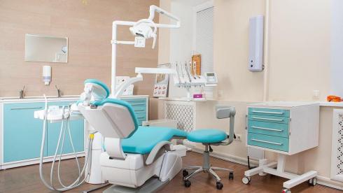В каких стоматологиях в Карагандинской области можно получить помощь за счёт ОСМС