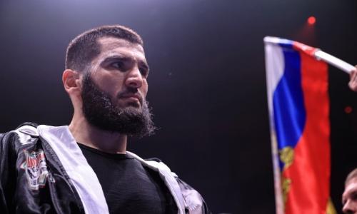 Чемпион мира по боксу «подтвердил» свой отказ от флага России