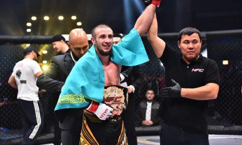 Казахстанский боец сделал заявление после лишения его чемпионского титула