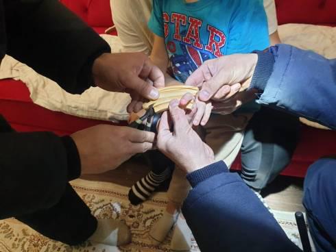 В Караганде у 6-летнего мальчика палец застрял в деревянном Лего