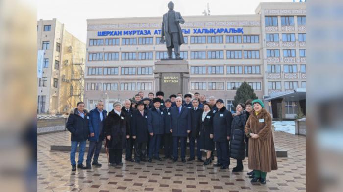 Президент Токаев возложил цветы к памятнику писателю Шерхану Муртазе в Таразе
                03 февраля 2023, 14:56