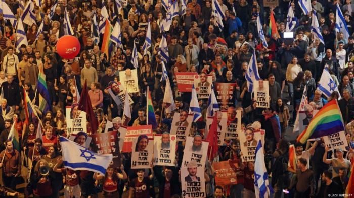 В Израиле десятки тысяч людей вышли на протесты
                05 февраля 2023, 10:24