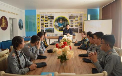 В Карагандинской области проходят встречи с допризывной молодежью