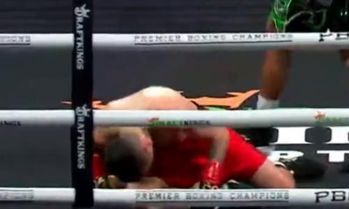 Нокаутом после двух нокдаунов закончился бой бывшего чемпиона WBA. Видео