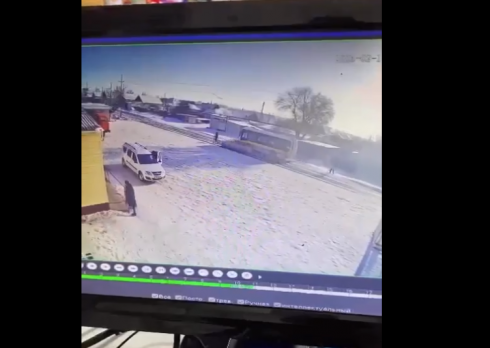 Видео наезда на девочку-подростка в Жезказгане появилось в сети