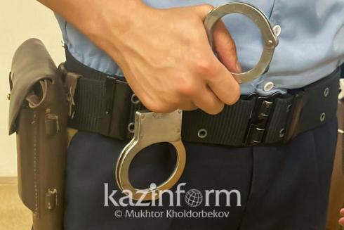 По подозрению в получении взятки задержали заместителя акима района в Караганде