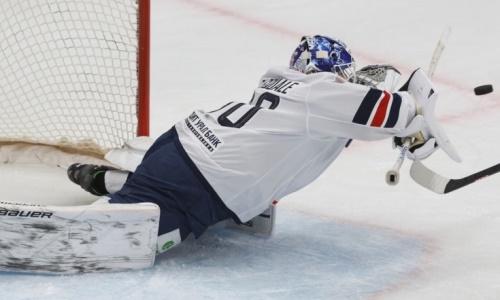 Экс-хоккеисту «Барыса» стало плохо во время матча КХЛ