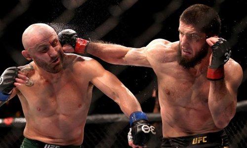 Махачев озвучил размер гонорара за чемпионский бой в UFC с Волкановски