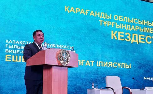 Вице-министр науки и высшего образования Талгат Ешенкулов встретился с населением Карагандинской области