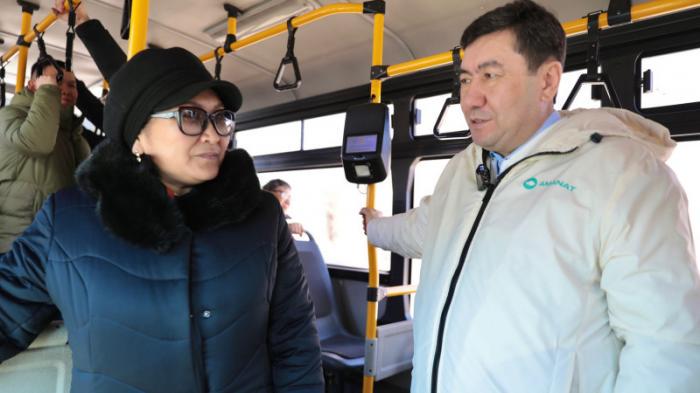 Аманатовцы обсудили проблемы ЖКХ с пассажирами автобуса в Семее
                27 февраля 2023, 17:03