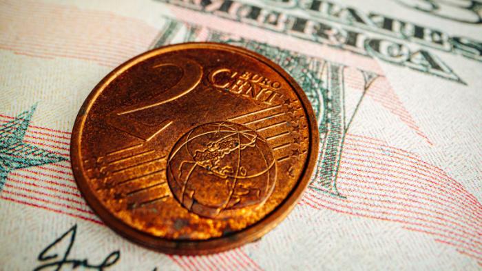Названы официальные курсы доллара, рубля и евро на 1 марта
                28 февраля 2023, 16:42