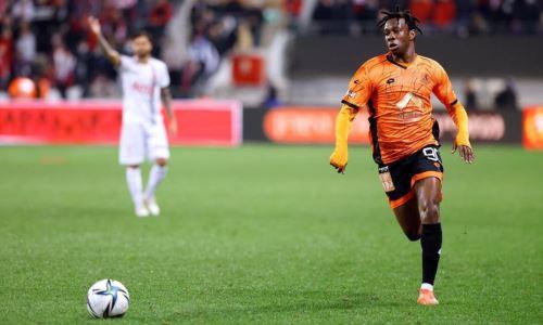 Молодой африканский футболист официально пополнил клуб КПЛ