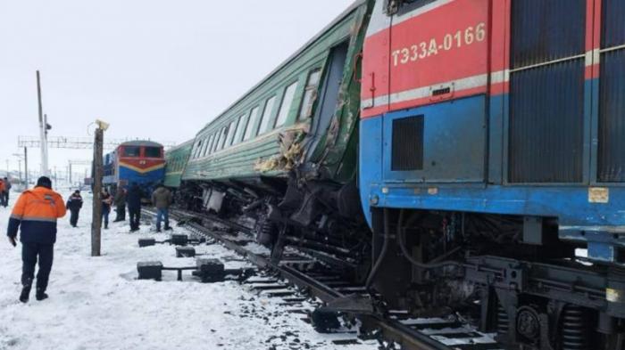 В столкнувшемся с локомотивом поезде было 200 пассажиров и иностранцы
                05 марта 2023, 15:42