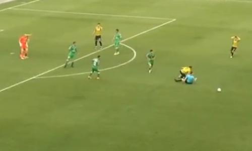 Судья помешал «Кайрату» забить гол в ворота «Атырау». Видео