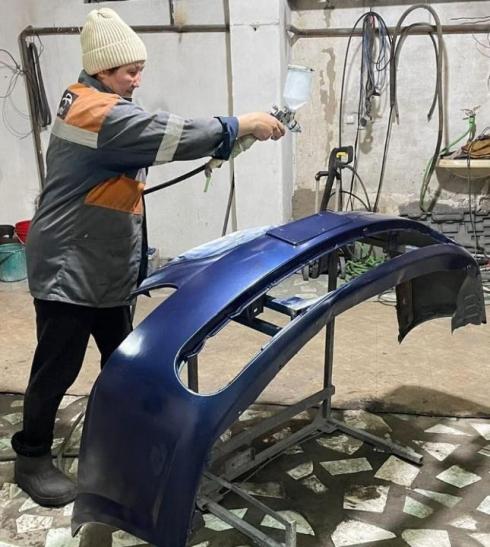 Глаза боятся, а руки делают: Жительница Каркаралинска ремонтирует машины