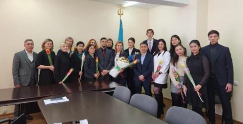 Коллектив Департамента Комитета медицинского и фармацевтического контроля МЗ РК по Карагандинской области поздравил женщин с Международным женским днем!