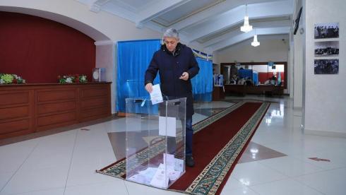 Ермаганбет Булекпаев проголосовал на выборах в Мажилис и маслихаты