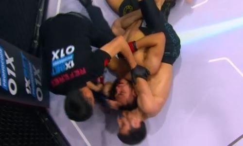 Неожиданным исходом завершился бой экс-чемпиона из Казахстана. Видео
