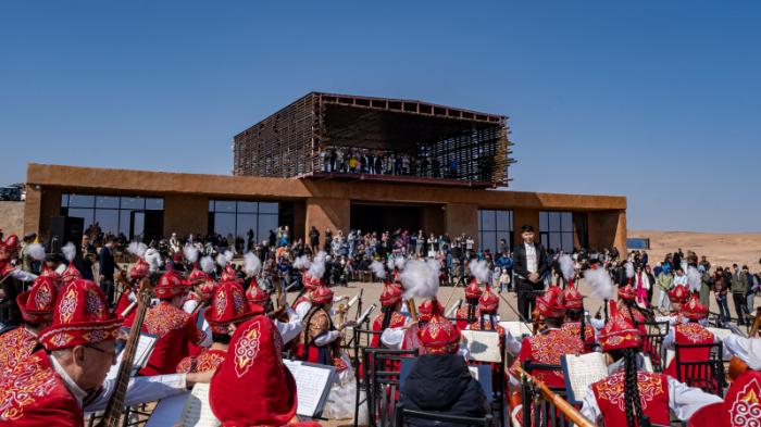 Новый визит-центр для туристов начал работу в Чарынском каньоне
                24 марта 2023, 13:53