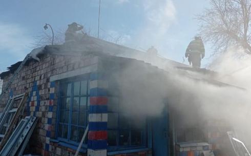 Спасение из заносов и горение машин: кому помогли спасатели Карагандинской области в выходные