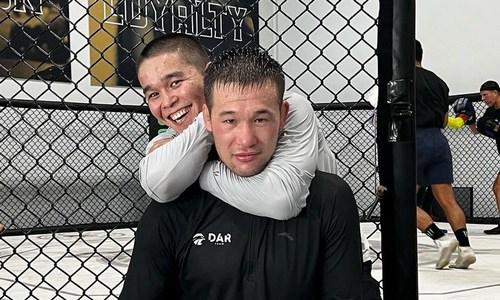 «Ничего не осталось». Шавкат Рахмонов «подставил» кандидата в UFC из Казахстана