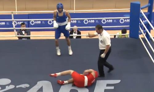 Казахстанский боксер жестко нокаутировал соперника в первом раунде у него на родине. Видео