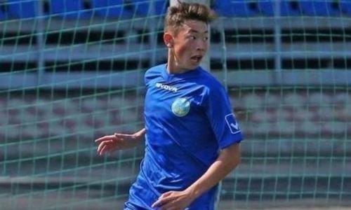 Молодой казахстанский защитник уехал в зарубежный чемпионат