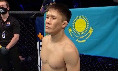 Жалгас Жумагулов отреагировал на заявление Хамзата Чимаева с флагом Казахстана