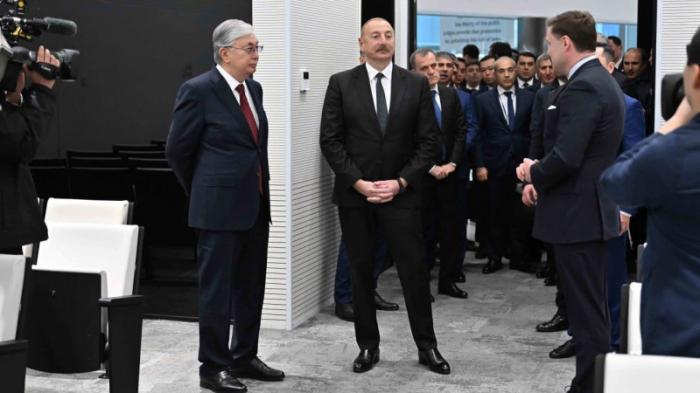Токаев и Алиев посетили международный финансовый центр 