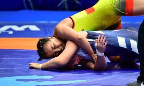 Эльмира Сыздыкова стала чемпионкой Азии по женской борьбе