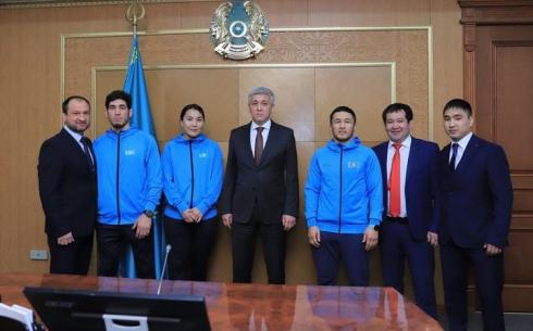 Ермаганбет Булекпаев встретился с призерами чемпионата Азии в Астане
