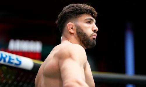 Обидчик казахского бойца UFC собрался заменить экс-чемпиона промоушна