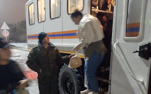 На автодорогах Карагандинской области эвакуировано 63 человека