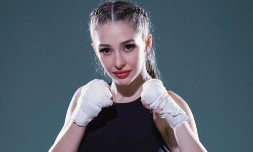 Самая сексуальная боксерша Казахстана показала себя после тяжелой тренировки. Фото