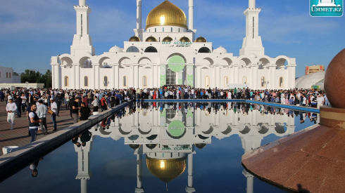Мусульмане Казахстана празднуют Ораза айт