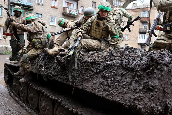 Зеленский: уход ВСУ из Артемовска откроет плацдарм для наступления российских войск