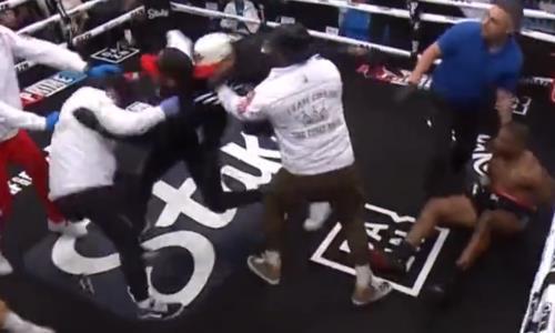 Футболист в боксерских перчатках напал на соперника в нокауте и вызвал массовую драку. Видео