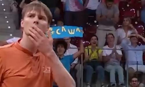«Лучший, который вы когда либо увидите». Первая ракетка Казахстана вызвал овации на турнире в Мадриде. Видео