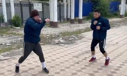 Сборная Казахстана по боксу прибыла в Ташкент и провела первую тренировку. Видео