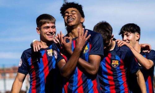 Новый Месси? 15-летний футболист дебютировал за «Барселону» и установил исторический рекорд