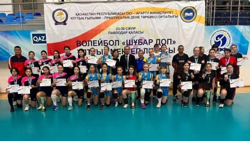 Темиртауские школьницы стали чемпионками республиканской лиги по волейболу