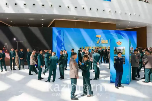 Казахстанских военных переоденут в новую форму