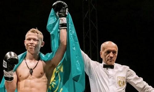 Казахстанский боксер спаррингует с чемпионом мира перед возвращением на ринг