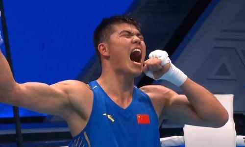 Боксера сборной Китая поздравили в ринге на казахском языке после сенсации на ЧМ-2023 в Ташкенте. Видео