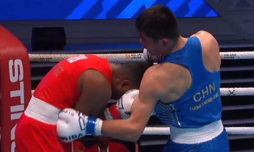 Видео сенсационной победы казахского боксера в бою за медаль ЧМ-2023 в Ташкенте