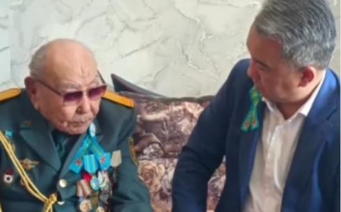 Аким лично поздравил всех ветеранов Великой Отечественной войны, проживающих в Караганде