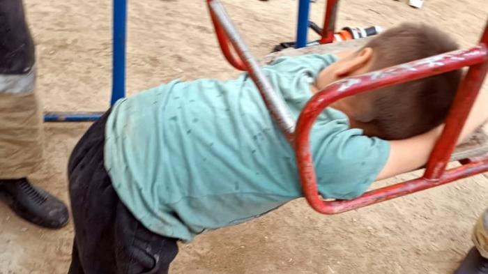 5-летний мальчик застрял в качелях на детской площадке в Мангистау
                11 мая 2023, 11:28