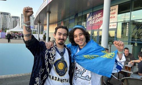 Казахский чапан стал хитом на чемпионате мира-2023 по хоккею