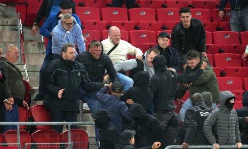 Фанаты атаковали членов семей игроков «Вест Хэма» и вынудили футболистов заступиться. Видео