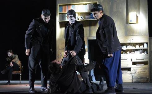 Природа темного: о чем новый спектакль «Смерть Тарелкина» в карагандинском театре Станиславского